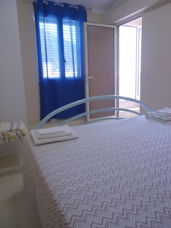 Appartamenti Teulada Di Laura Habitación foto